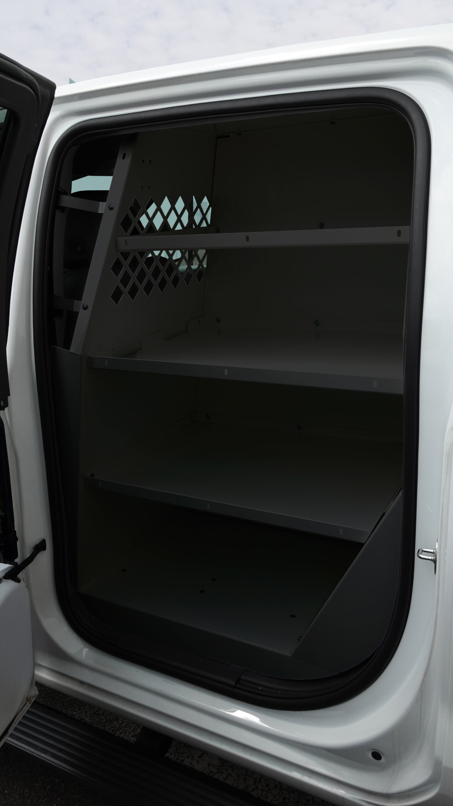 Standard K9 Transport System With Side Door Storage For 2021-2025 Chevrolet Silverado – Black