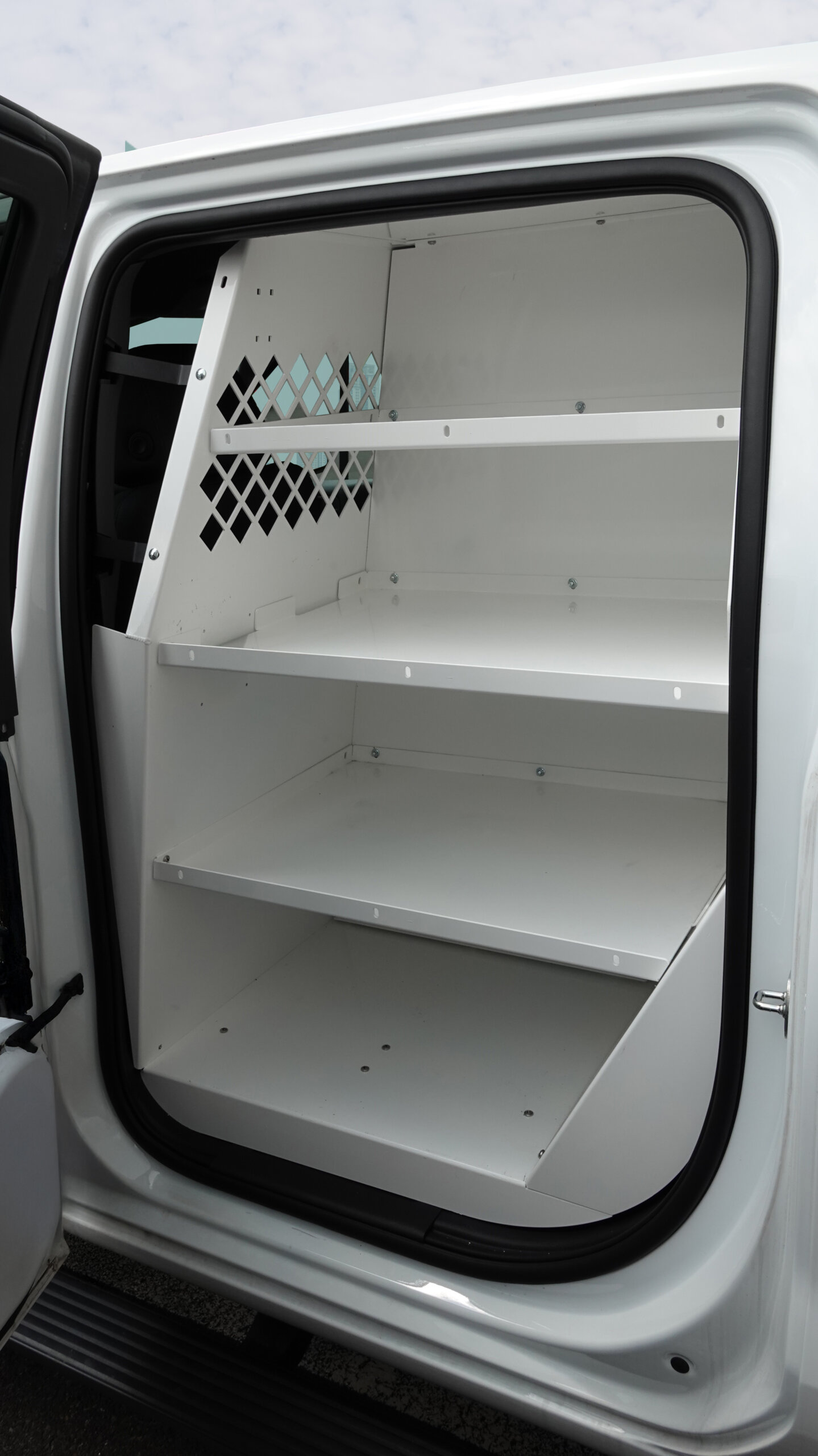 Standard K9 Transport System With Side Door Storage For 2021-2025 Chevrolet Silverado – White